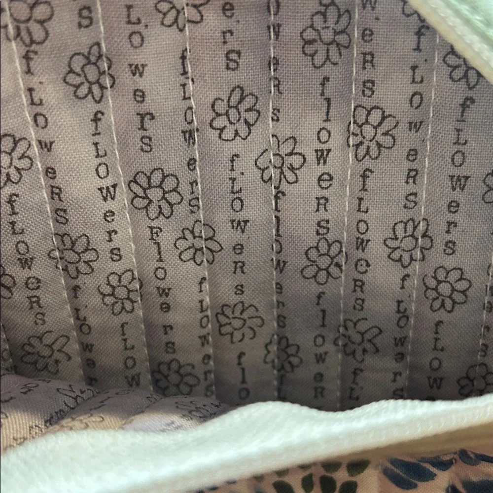 Quilted Patterned Tech Pouch - Picture 4 of 4